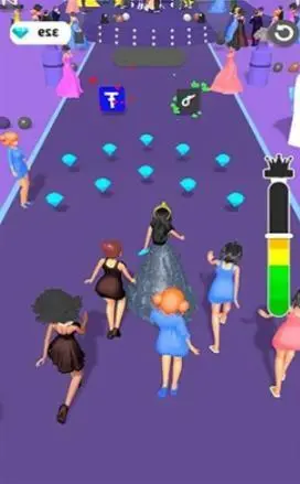 美女跑酷大作战游戏