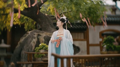 完蛋我被美女包围了2 第2张图